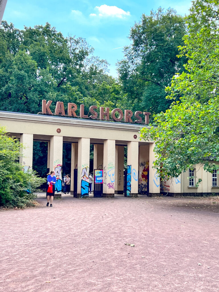 Berliner Trödemärkte weit im Osten: Karlshorst